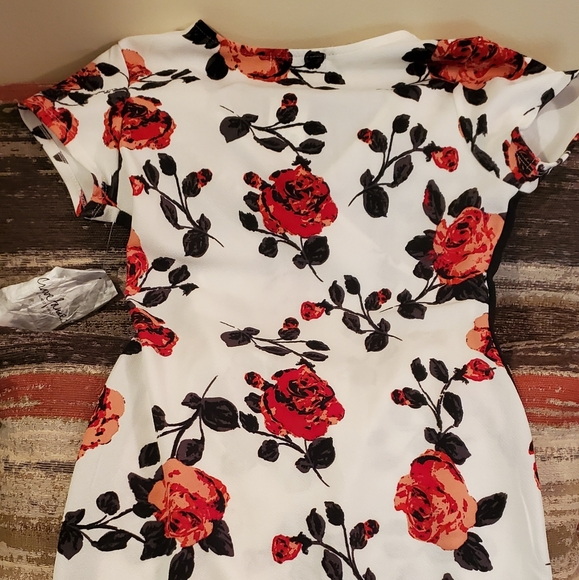 Flower dress - Picture 5 of 6